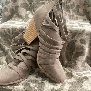Women's Suede Ankle Boots - Taupe